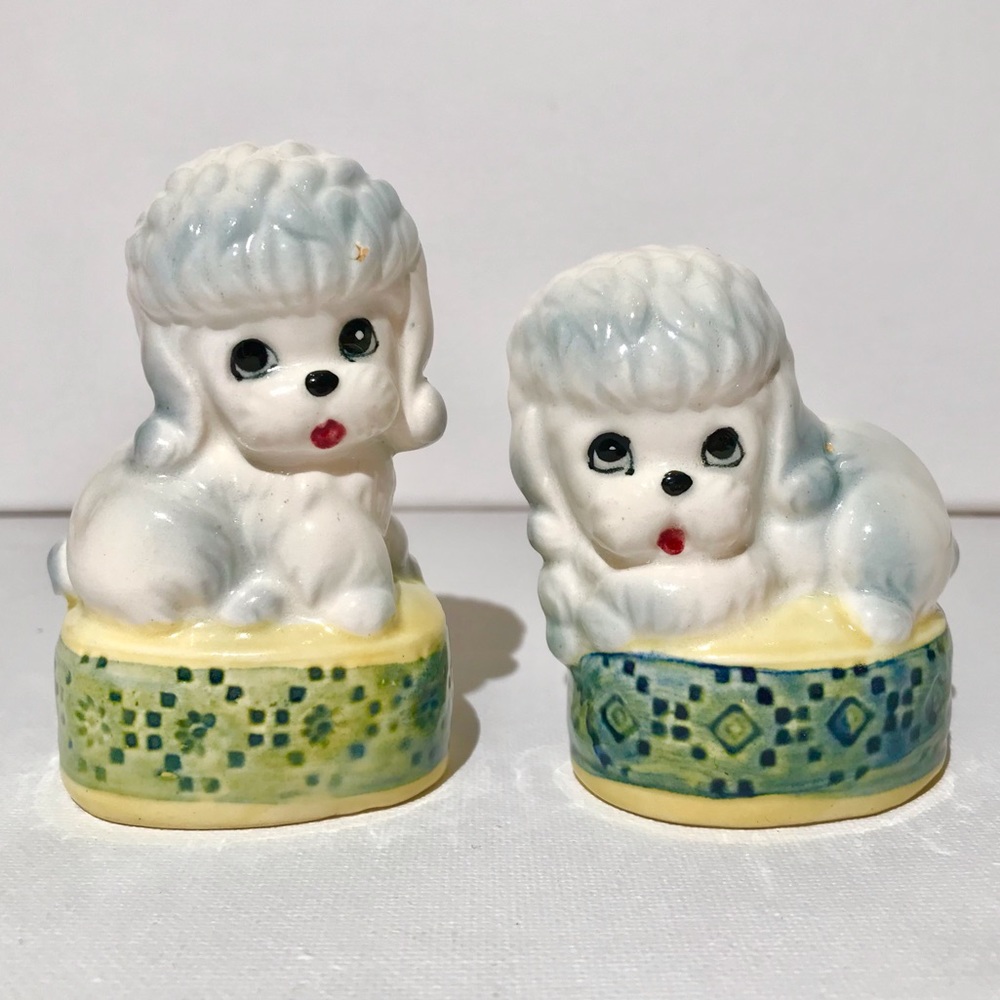 Vintage blue poodle kitschy salt and pepper shakers ceramic giftware knickknacks